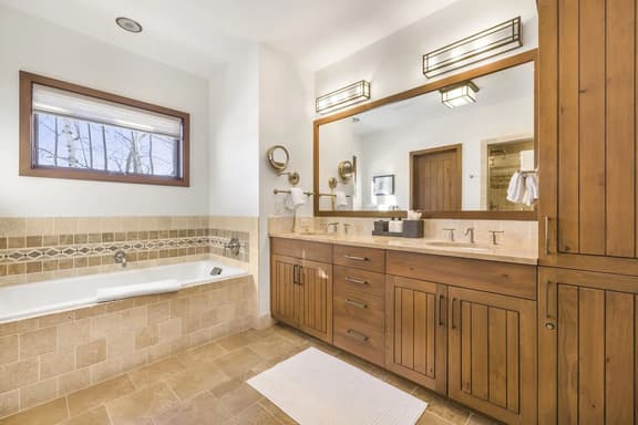 Timbers at Granite Ridge 3098 - Image 1